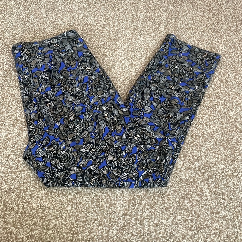 Chicos Travelers Floral Pants